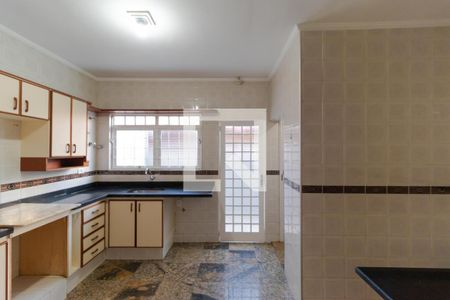 Casa à venda com 300m², 4 quartos e 4 vagasCozinha