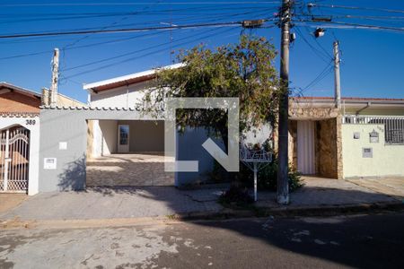 Casa à venda com 300m², 4 quartos e 4 vagasFachada