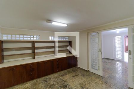 Casa à venda com 300m², 4 quartos e 4 vagasEscritório