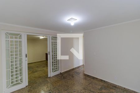 Casa à venda com 300m², 4 quartos e 4 vagasSala de TV
