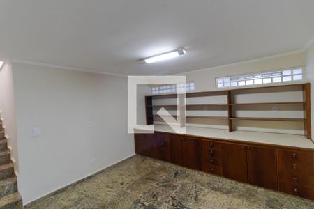 Casa à venda com 300m², 4 quartos e 4 vagasEscritório