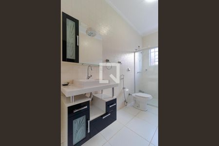 Casa à venda com 300m², 4 quartos e 4 vagasBanheiro 01