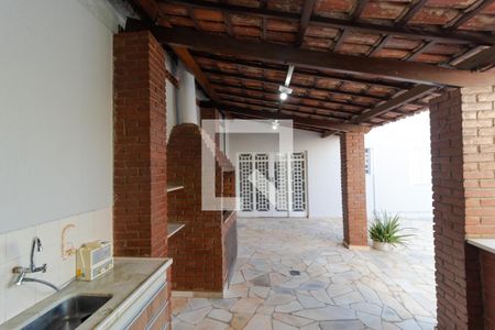 Casa à venda com 300m², 4 quartos e 4 vagasChurrasqueira