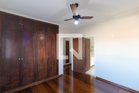 Casa à venda com 300m², 4 quartos e 4 vagasSuíte