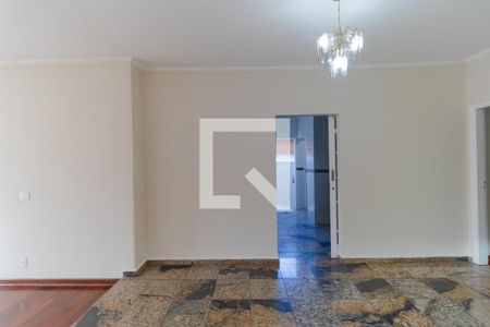 Casa à venda com 300m², 4 quartos e 4 vagasSala de Jantar