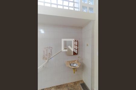 Casa à venda com 300m², 4 quartos e 4 vagasLavabo