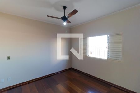 Casa à venda com 300m², 4 quartos e 4 vagasSuíte