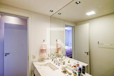 Apartamento à venda com 74m², 2 quartos e 1 vaga Apartamento à venda com 74m², 2 quartos e 1 vagaBanheiro Suíte