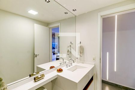 Apartamento à venda com 74m², 2 quartos e 1 vaga Apartamento à venda com 74m², 2 quartos e 1 vagaBanheiro