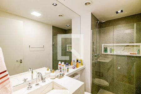 Apartamento à venda com 74m², 2 quartos e 1 vaga Apartamento à venda com 74m², 2 quartos e 1 vagaBanheiro Suíte