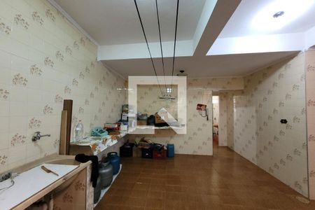 Casa à venda com 217m², 4 quartos e 7 vagas Casa à venda com 217m², 4 quartos e 7 vagasGaragem coberta