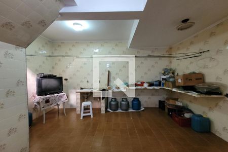 Casa à venda com 217m², 4 quartos e 7 vagas Casa à venda com 217m², 4 quartos e 7 vagasGaragem coberta