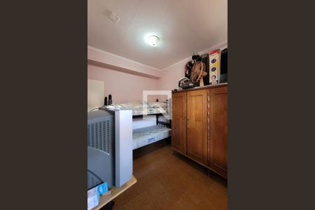 Casa à venda com 217m², 4 quartos e 7 vagas Casa à venda com 217m², 4 quartos e 7 vagasQuarto de Serviço