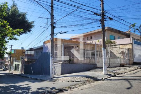 Casa à venda com 217m², 4 quartos e 7 vagas Casa à venda com 217m², 4 quartos e 7 vagasFachada