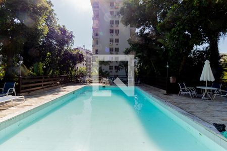 Apartamento à venda com 77m², 3 quartos e 2 vagasPiscina