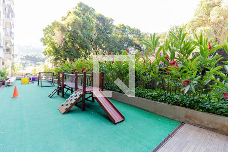 Apartamento à venda com 77m², 3 quartos e 2 vagasPlayground