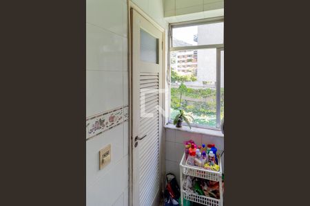 Apartamento à venda com 77m², 3 quartos e 2 vagasBanheiro de serviço