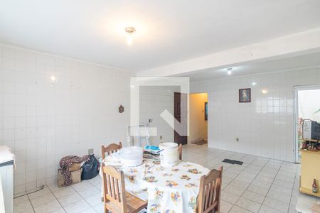 Casa à venda com 239m², 3 quartos e 4 vagas Casa à venda com 239m², 3 quartos e 4 vagasCozinha Edícula