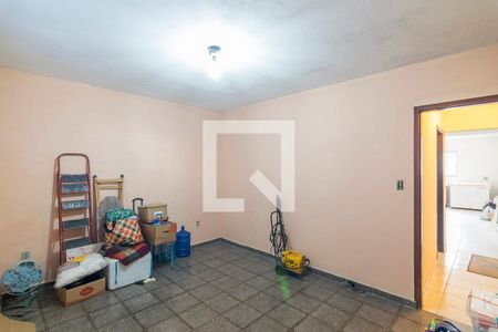 Casa à venda com 239m², 3 quartos e 4 vagas Casa à venda com 239m², 3 quartos e 4 vagasQuarto Edícula