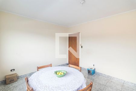 Casa à venda com 239m², 3 quartos e 4 vagas Casa à venda com 239m², 3 quartos e 4 vagasCopa