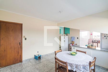 Casa à venda com 239m², 3 quartos e 4 vagas Casa à venda com 239m², 3 quartos e 4 vagasCopa