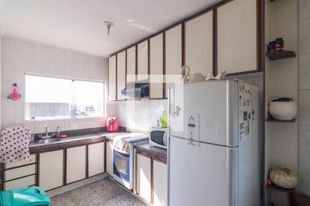 Casa à venda com 239m², 3 quartos e 4 vagas Casa à venda com 239m², 3 quartos e 4 vagasCozinha