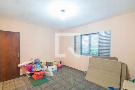 Casa à venda com 239m², 3 quartos e 4 vagas Casa à venda com 239m², 3 quartos e 4 vagasQuarto Edícula