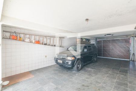 Casa à venda com 239m², 3 quartos e 4 vagas Casa à venda com 239m², 3 quartos e 4 vagasGaragem