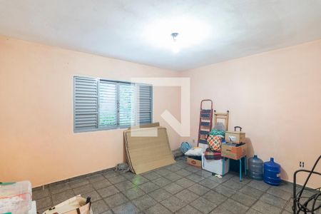 Casa à venda com 239m², 3 quartos e 4 vagas Casa à venda com 239m², 3 quartos e 4 vagasQuarto Edícula