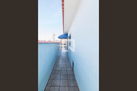 Casa à venda com 239m², 3 quartos e 4 vagas Casa à venda com 239m², 3 quartos e 4 vagasCorredor