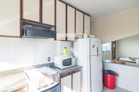 Casa à venda com 239m², 3 quartos e 4 vagas Casa à venda com 239m², 3 quartos e 4 vagasCozinha