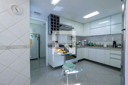 Apartamento para alugar com 400m², 5 quartos e 3 vagas Apartamento para alugar com 400m², 5 quartos e 3 vagasCozinha