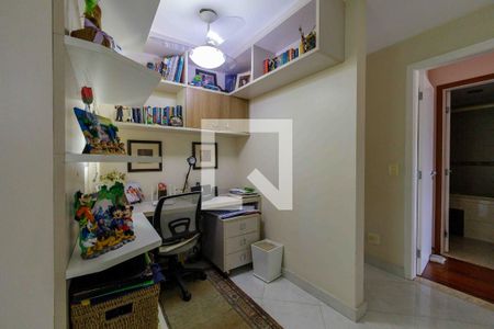 Apartamento para alugar com 400m², 5 quartos e 3 vagas Apartamento para alugar com 400m², 5 quartos e 3 vagasEscritório