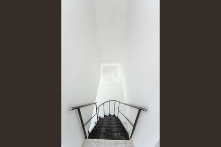 Escada de casa para alugar com 2 quartos, 50m² em Casa Verde Média, São Paulo