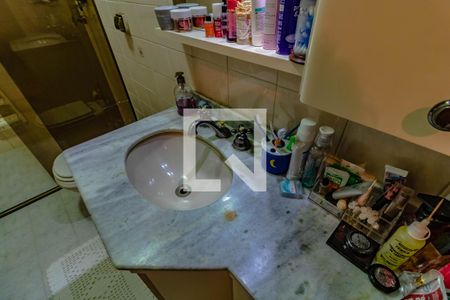 Casa à venda com 100m², 3 quartos e 2 vagas Casa à venda com 100m², 3 quartos e 2 vagasBanheiro