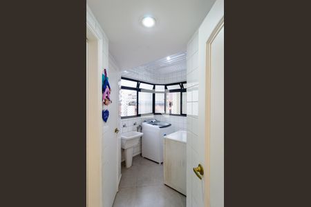 Apartamento à venda com 127m², 3 quartos e 3 vagas Apartamento à venda com 127m², 3 quartos e 3 vagasLavanderia