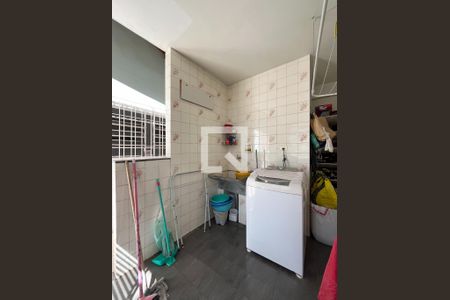 Casa à venda com 300m², 5 quartos e 4 vagasÁrea de Serviço