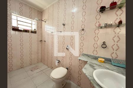 Casa à venda com 300m², 5 quartos e 4 vagasBanheiro da Suíte