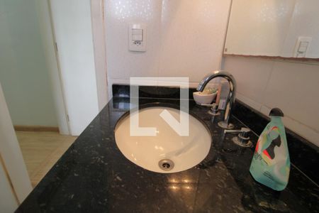 Casa à venda com 178m², 3 quartos e 4 vagasPia banheiro da suíte