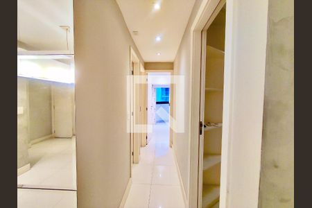 Corredor  de apartamento para alugar com 2 quartos, 104m² em Lagoa, Rio de Janeiro