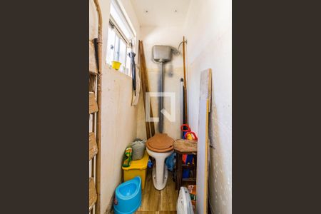 Apartamento à venda com 80m², 3 quartos e sem vaga Apartamento à venda com 80m², 3 quartos e sem vagaBanheiro de Serviço