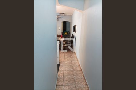 Casa à venda com 190m², 4 quartos e 2 vagas Casa à venda com 190m², 4 quartos e 2 vagasCorredor