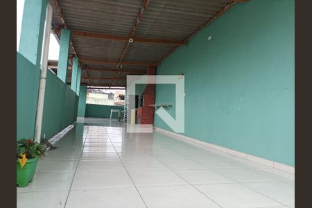 Casa à venda com 190m², 4 quartos e 2 vagas Casa à venda com 190m², 4 quartos e 2 vagasTerraço