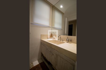 Apartamento à venda com 394m², 5 quartos e 4 vagas Apartamento à venda com 394m², 5 quartos e 4 vagasBanheiro Social