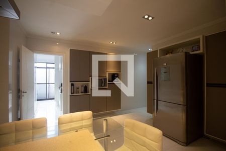 Apartamento à venda com 394m², 5 quartos e 4 vagas Apartamento à venda com 394m², 5 quartos e 4 vagasCozinha e Área de Serviço