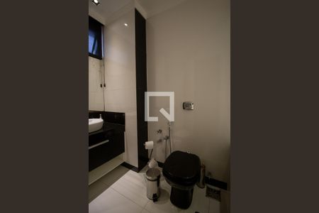 Apartamento à venda com 394m², 5 quartos e 4 vagas Apartamento à venda com 394m², 5 quartos e 4 vagasBanheiro da Suíte 2