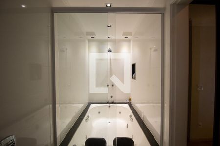 Apartamento à venda com 394m², 5 quartos e 4 vagas Apartamento à venda com 394m², 5 quartos e 4 vagasBanheiro da Suíte 2