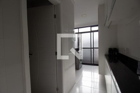 Apartamento à venda com 394m², 5 quartos e 4 vagas Apartamento à venda com 394m², 5 quartos e 4 vagasCozinha e Área de Serviço