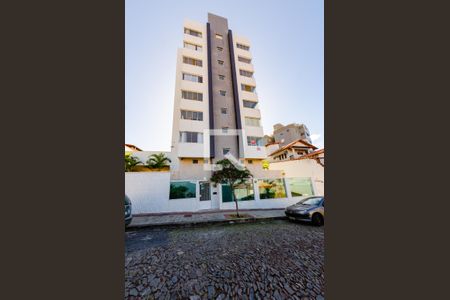 Apartamento à venda com 96m², 3 quartos e 2 vagas Apartamento à venda com 96m², 3 quartos e 2 vagasFachada