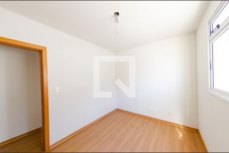 Apartamento à venda com 96m², 3 quartos e 2 vagas Apartamento à venda com 96m², 3 quartos e 2 vagasQuarto 2